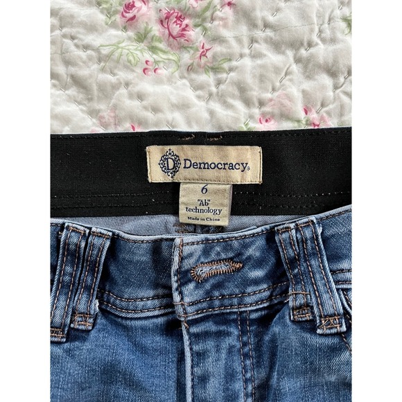 Democracy Women's Size 6 Blue Wash Distressed 'AB' Technology Skinny Jeans - Picture 7 of 10